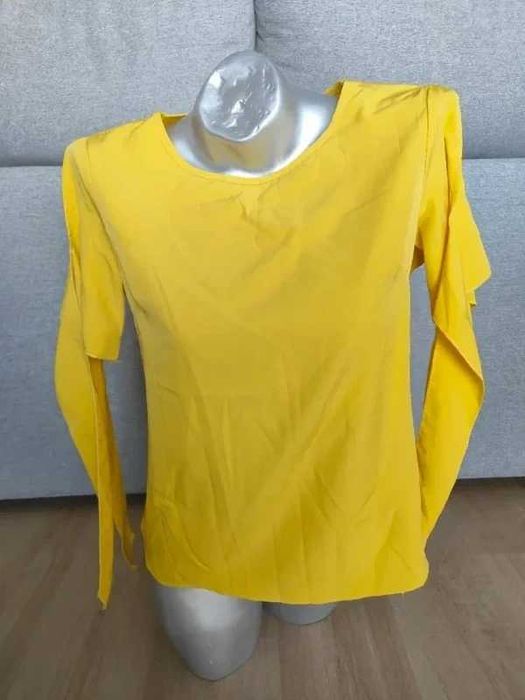 Blusa Amarela com Mangas Longas em Folho/Efeito Capa – Tamanho S