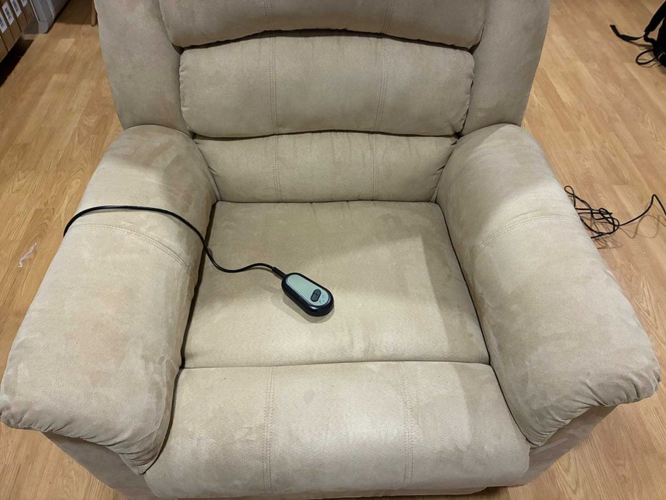 Poltrona elétrica reclinável - Como nova