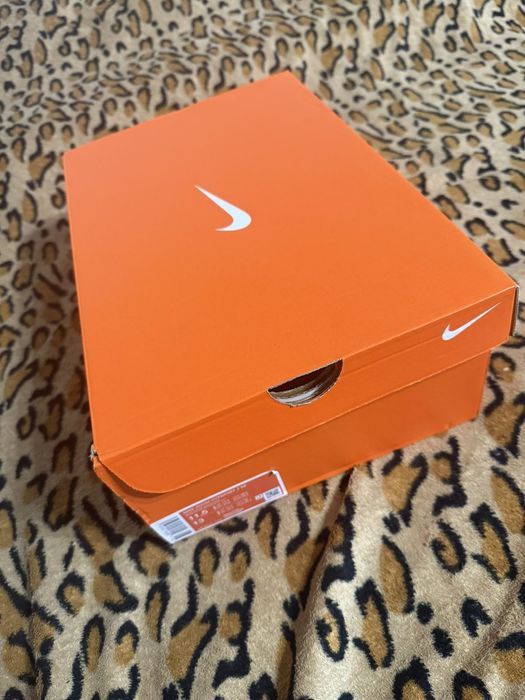 Волейбольні кросівки