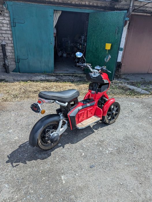 Електроскутер Doohan iTank (red)