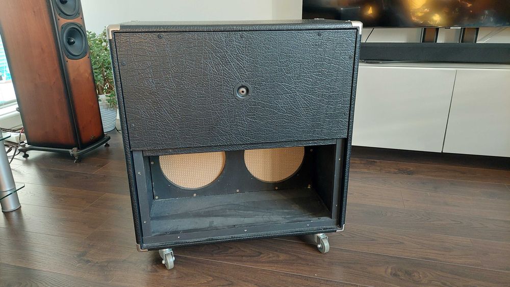 Obudowa kolumny gitarowej 4x10