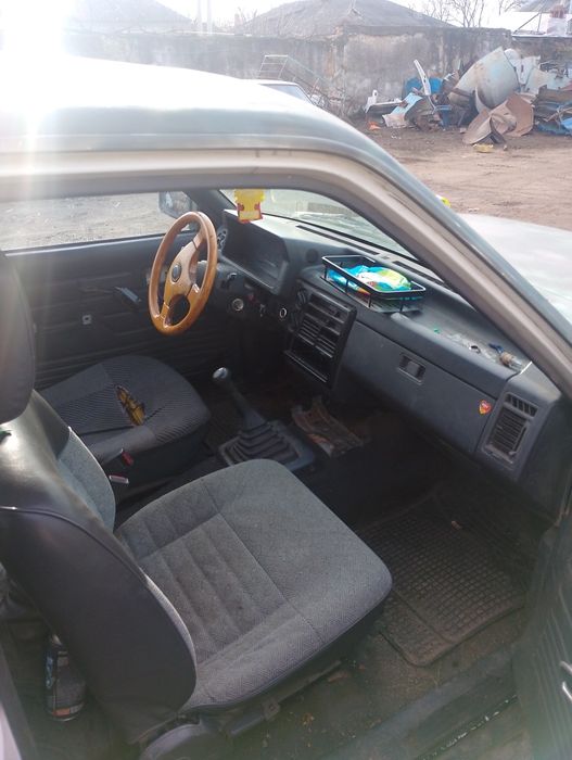 Мазда пікап В2200