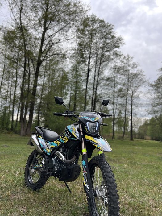 Продам кросовий мотоцикол Shineray 250 6c