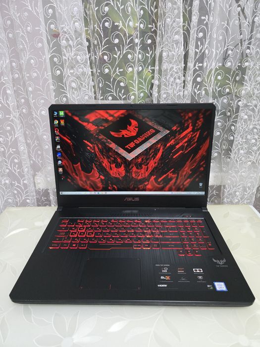 Asus TUF 17.3/144Hz/GTX 1060 6GB/SSD:512GB/i5-8300H/RAM:8GB