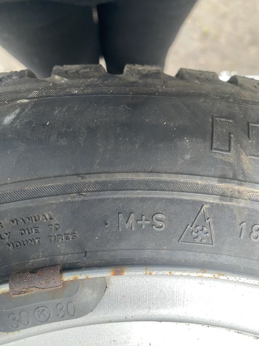 Зимова резина  з дисками нокіан