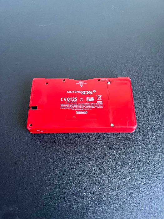 Nintendo DSi Vermelha com 80+ Jogos