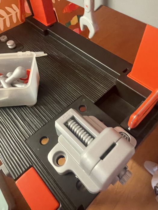 Mesa de Ferramentas Black&Decker + Ferramentas Parkside