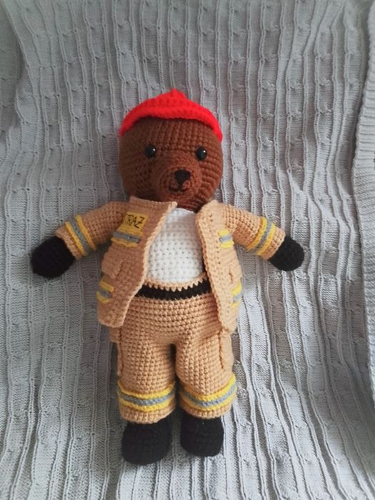 Szydełkowy Miś Strażak