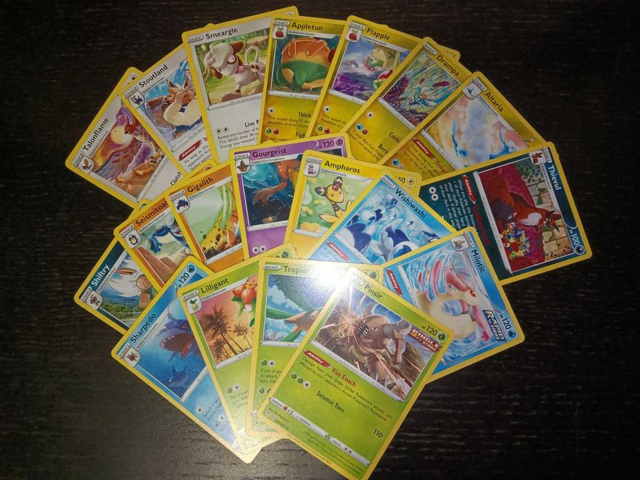 Coleção Pokémon: todas as 111 cartas comuns+incom+raras Evolving Skies