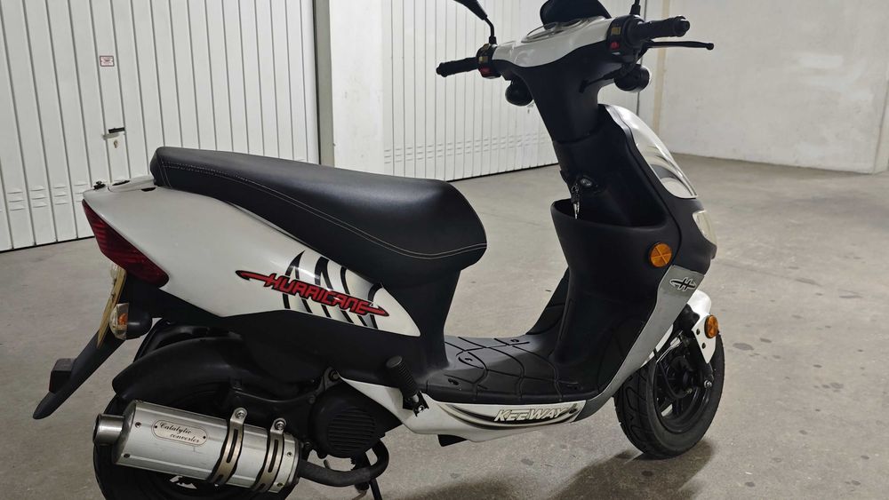 Keeway Hurricane 50cc (2 Tempos) c/ Top Case, como nova