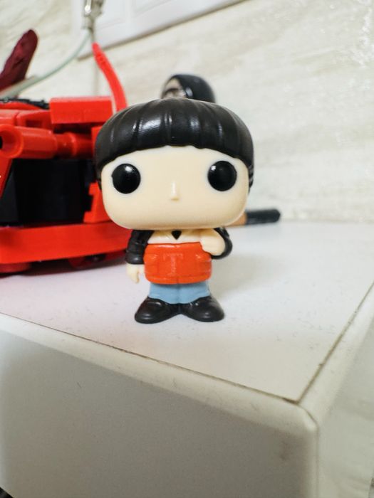 Вілл баєрс-“stranger things” kinder joy