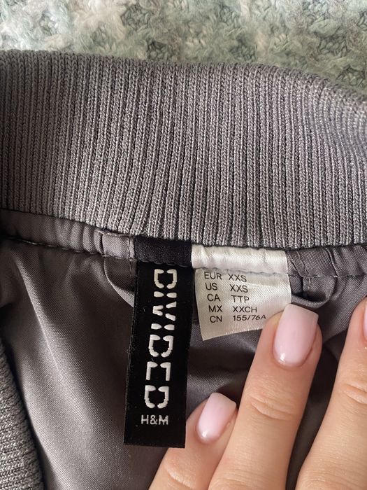 Бомбер H&M в букле