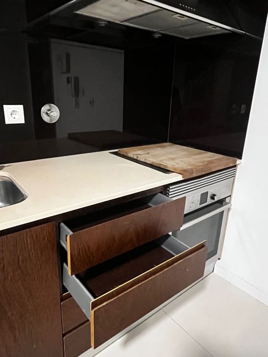 Cozinha completa com eletrodomésticos