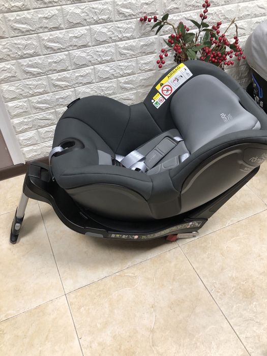 Автокрісло Britax Römer DUALFIX M i-SIZE Група 0+/1 (0-18 кг)