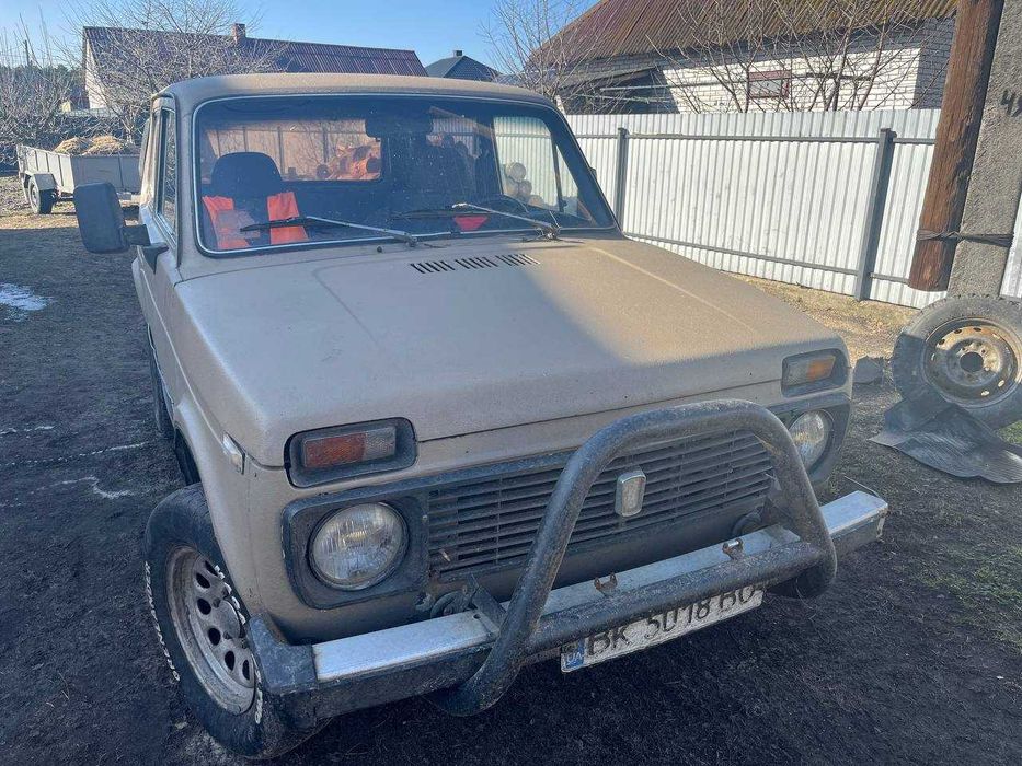 Автомобіль ВАЗ 2121 НИВА