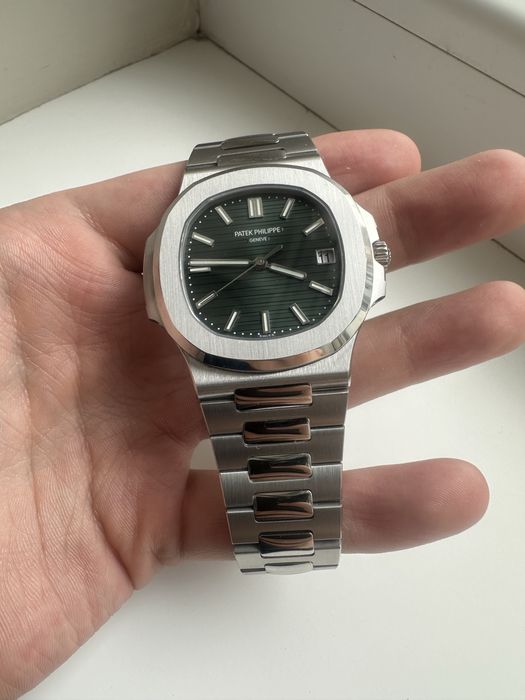 Patek Philipe 5711 Green Dual Super Clone