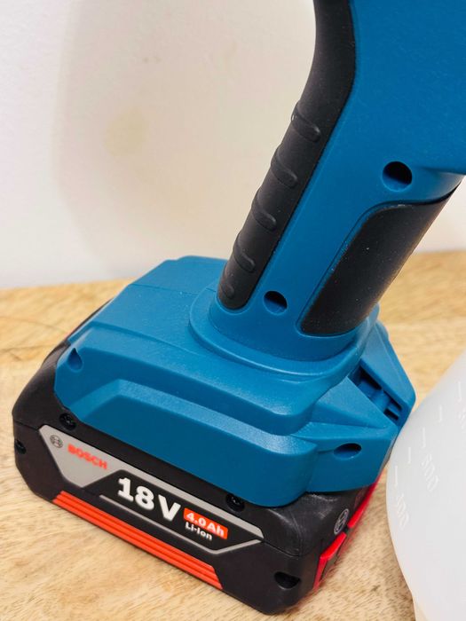 Pistolet na farbe do malowania mebli ogrodowych pasuje do aku BOSCH