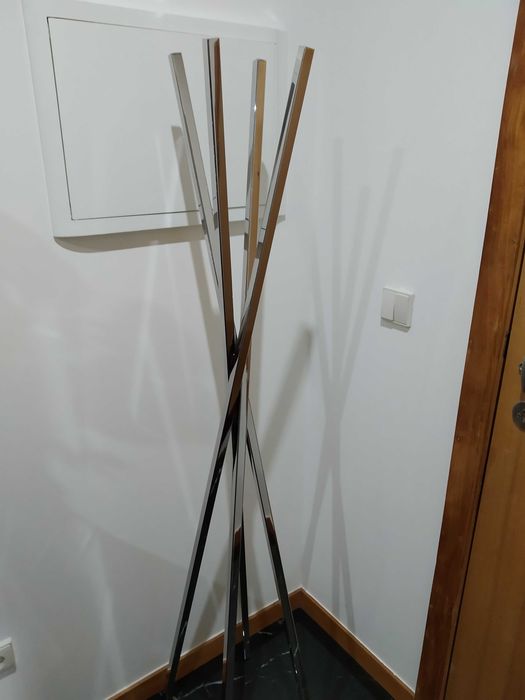 Cabides em inox polido e inox dourado