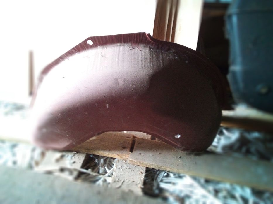 Крило та інші  деталі на москвіч