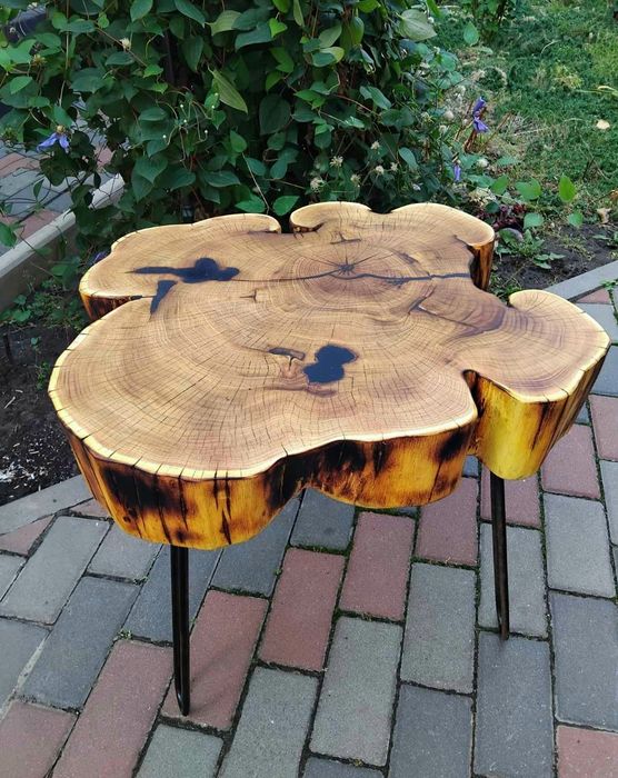 Кофейный,кавовий"прикроватный журнальный столик из спила дерева.