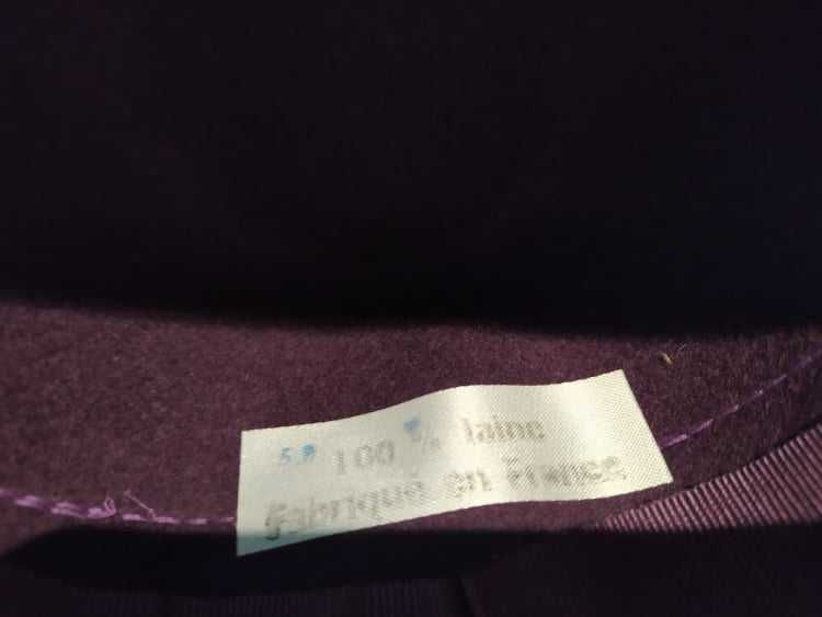 chapéus em feltro de lã (roxo e preto)