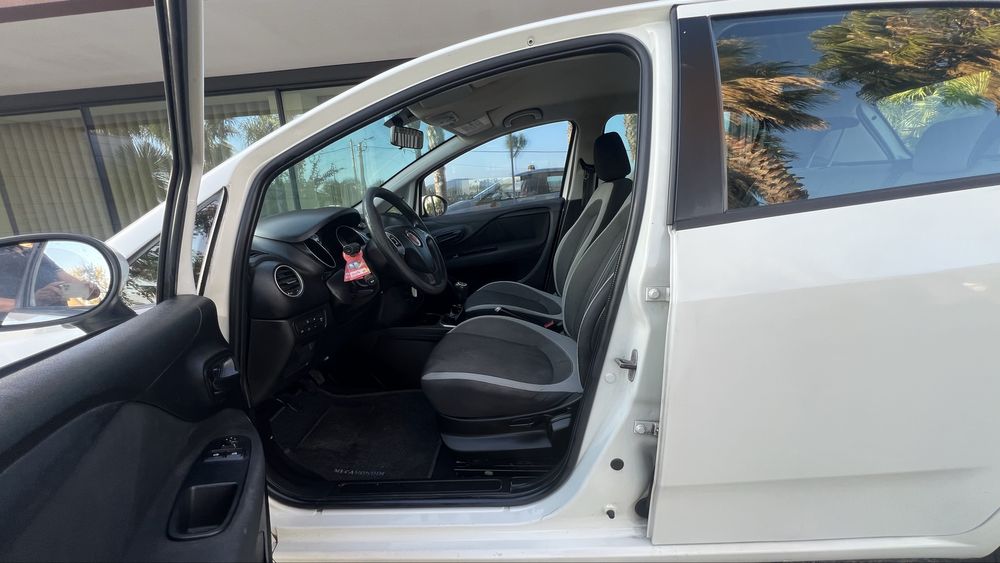 Fiat Punto 2012 – 210.000 km – Fiável e económico trato financiamento