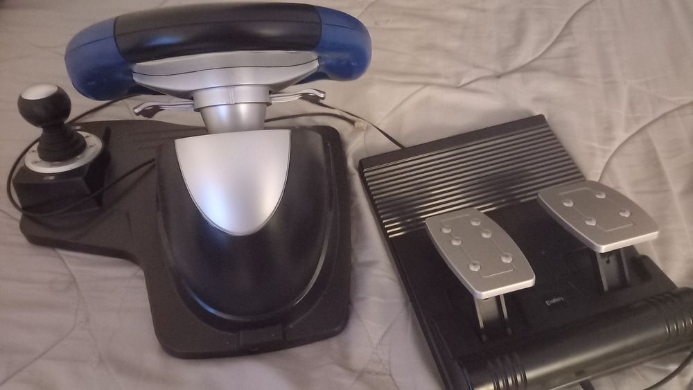 Selling Logic 3 steering wheel, used but in like-new condition.64740940707075122