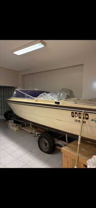 Barco a motor Argus