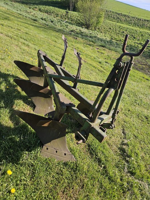 pług 3 skibowy Unia Grudziadz stan bdb
