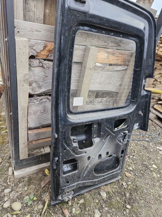 Двері сітроен берлінго