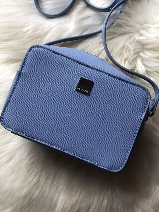 Niebieska baby blue mała torebka na pasku Reserved