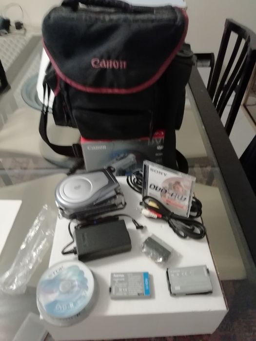 Máquina de filmar CANON DC100