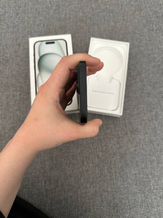 iPhone 15 – 82% Bateria, Stan 9.5/10, Bardzo Dobry