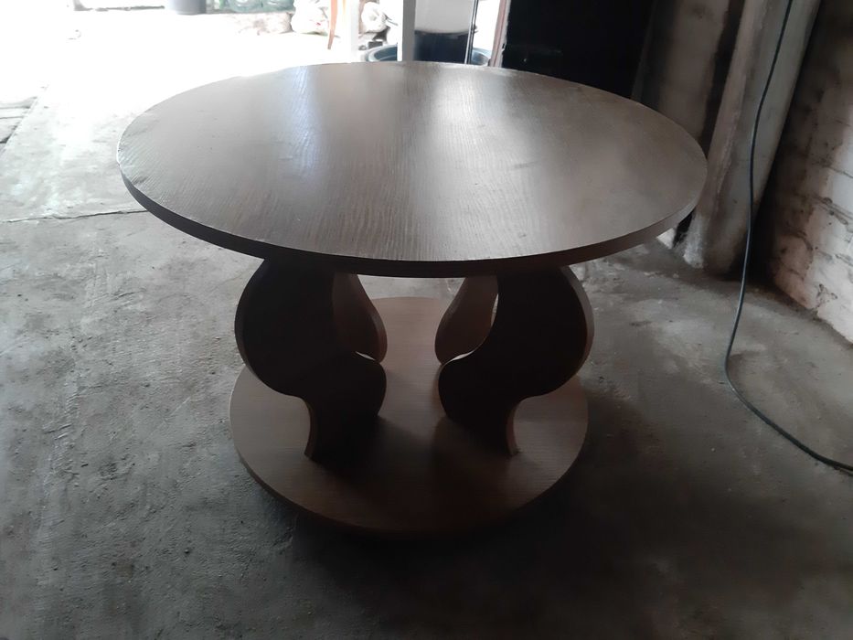 СРОЧНО. Продам столик журнальный.