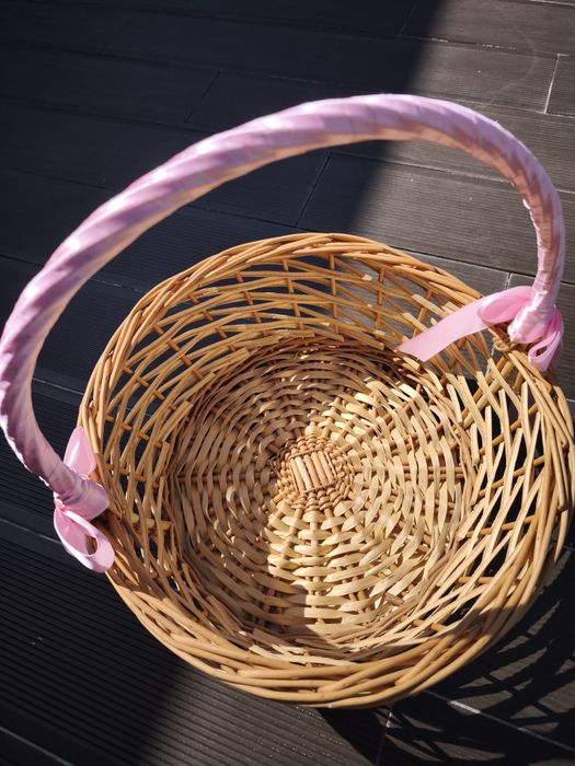 Cesto de verga em muito bom estado