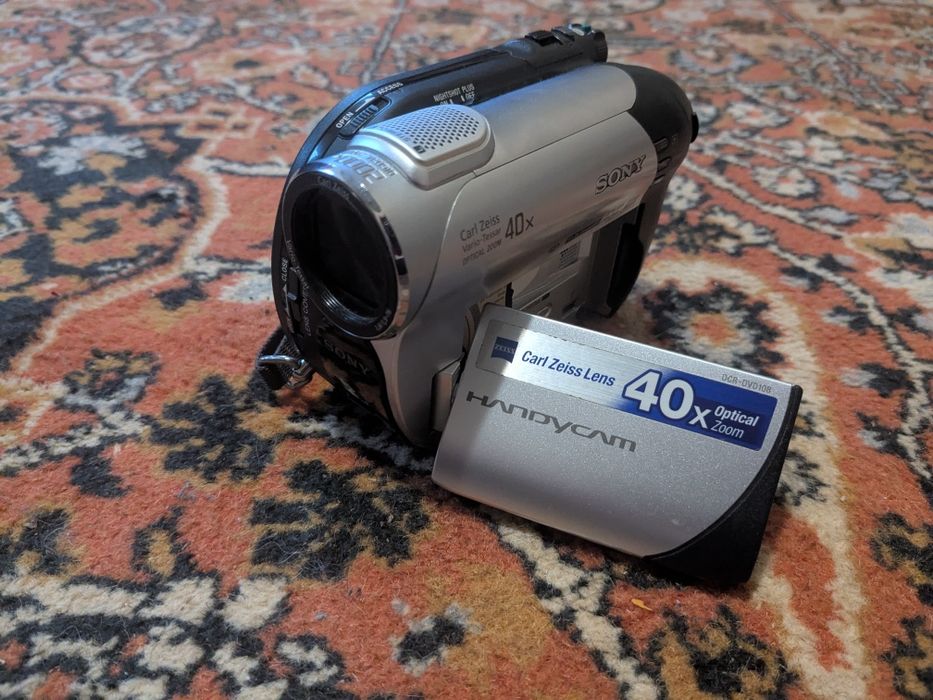 Відеокамера SONY Handycam DCR-DVD108E