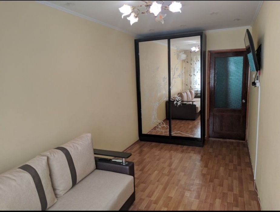Продам 2 ком квартиру на Марсельской
