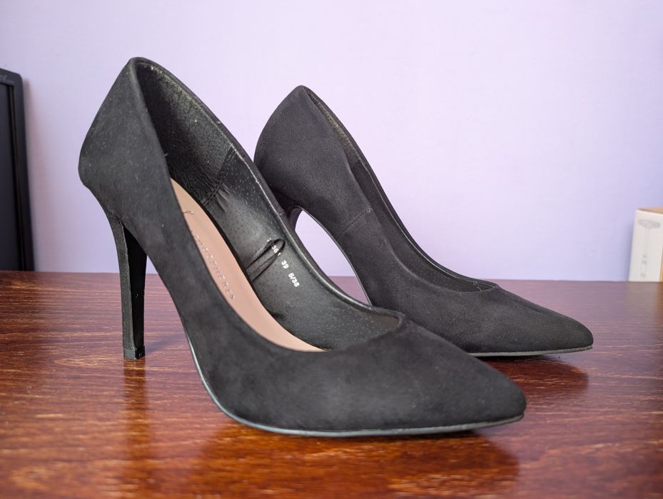 Czarne zamszowe szpilki roz. 38