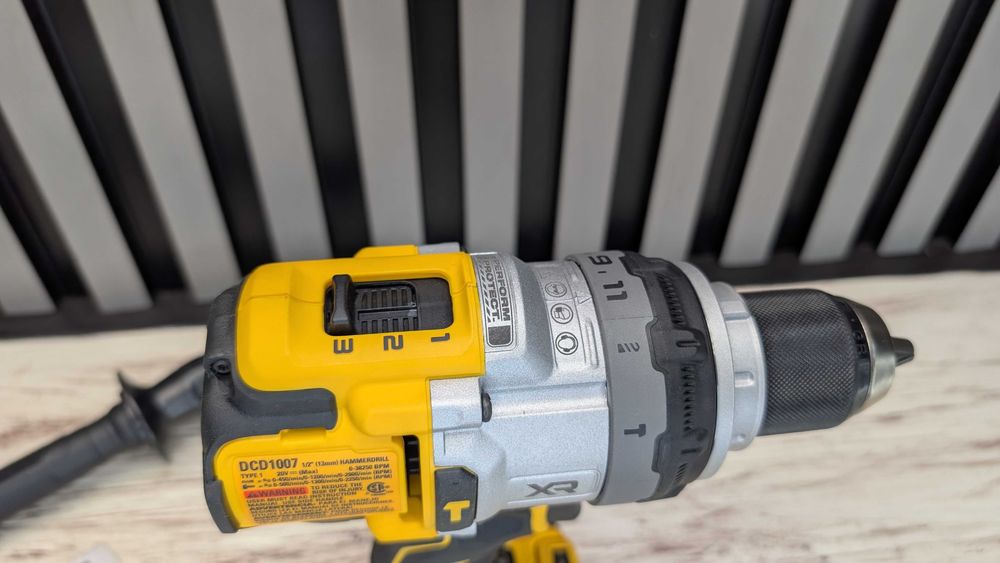 Ударний дриль-шуруповерт Dewalt 20v DCD1007