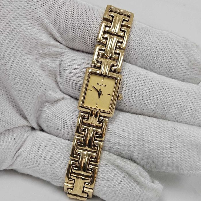 RELOGIO boluva vintage com banho em ouro