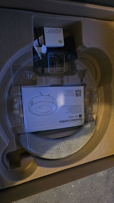 Irobot Roomba Combo j7 + Base de Recarga Automática de Água Clean Base