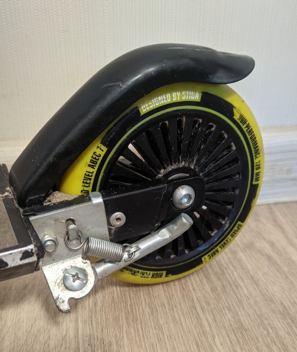 Продам самокат Stiga, модель Challenger 120-S в гарному стані