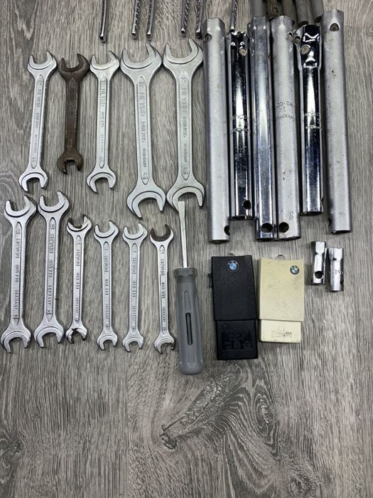 Набор інструмета bmw крюк Бмв фонарик ключі Розборка пласкогубці