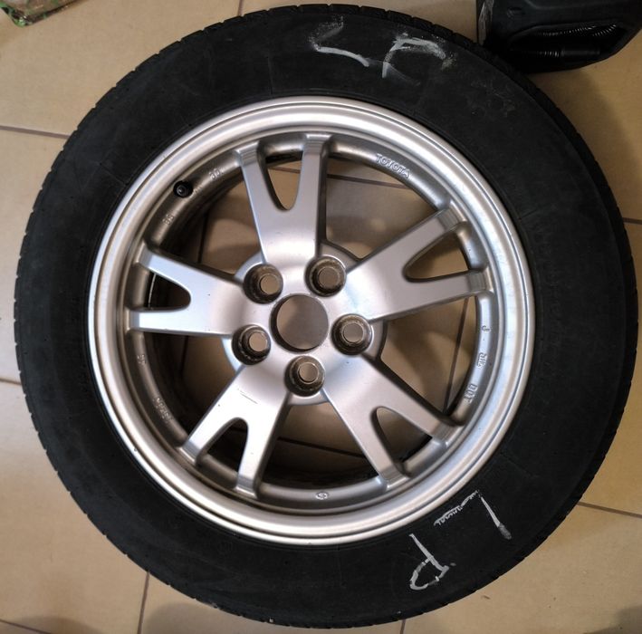 Koła aluminiowe toyota prius 2 z oponami Letnimi Firestone Roadhawk 2 w rozmiarze 185/65 r15.
