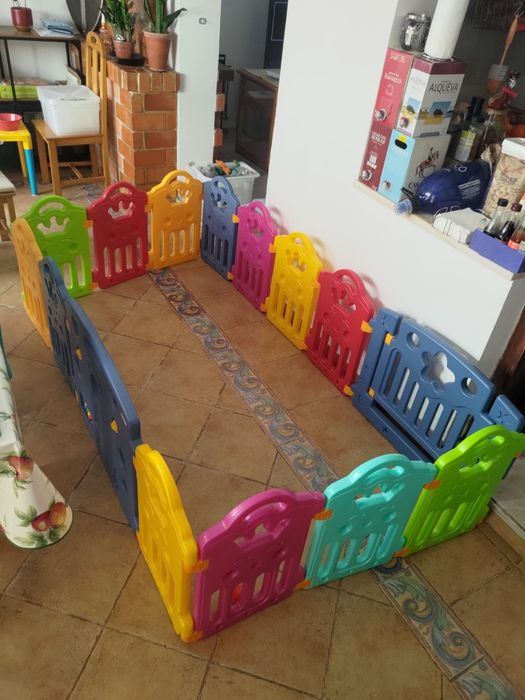 Cerca-parque para crianças em plástico com porta