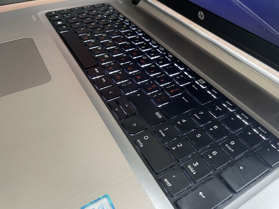 30.ГАРАНТІЯ HP Envy 17.3"/FullHD IPS/Core i7-6500/RAM 8GB/500 HDD/Intel HD+Radeon R7 M340 2 GB
