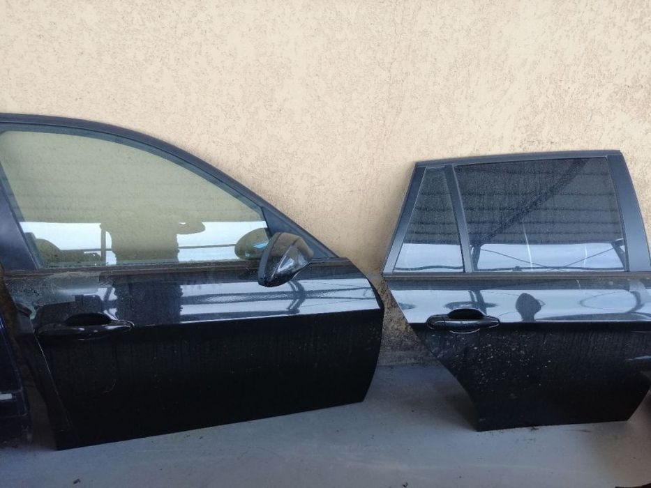 Porta frente direita em Preto Bmw Série 3 E90 e E91