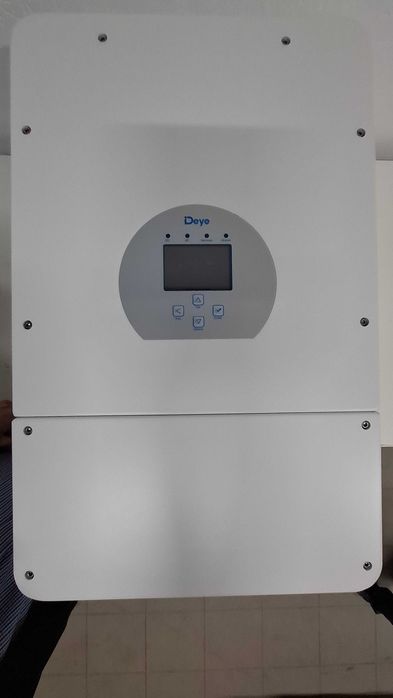 .Гібридний інвертор Deye SUN-12K-SG02 LP1-EU-AM3