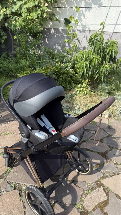 Продам автокрісло Cybex CLOUD Z i-SIZE + база Base Z