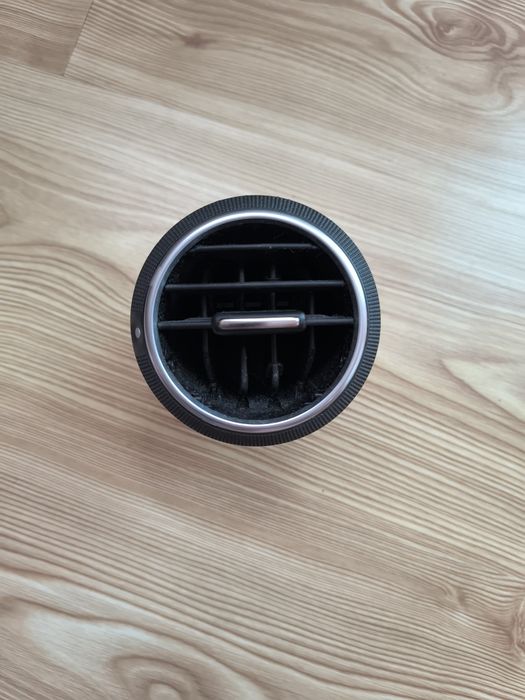 Kratka nawiewu Audi A3 8P